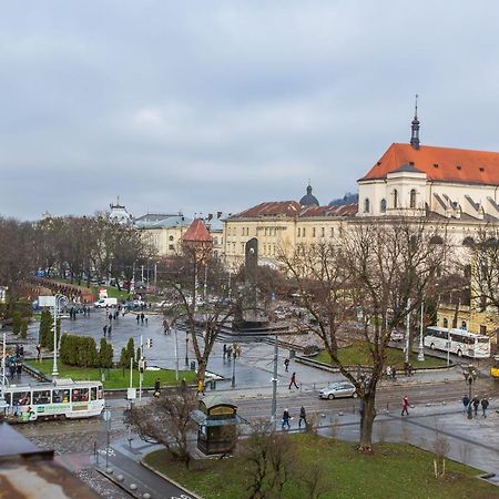 Квартира Подобово В Центрі На Вулиці Проспект Свободи 7 リヴィウ エクステリア 写真